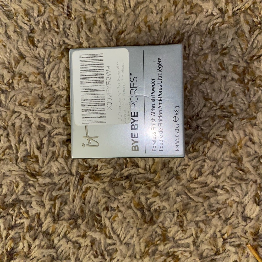 IT cosmetics bye bye pores